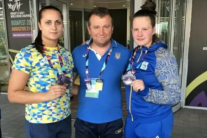 Жіноча збірна України з боксу почала готуватись до відбору на ОІ-2024