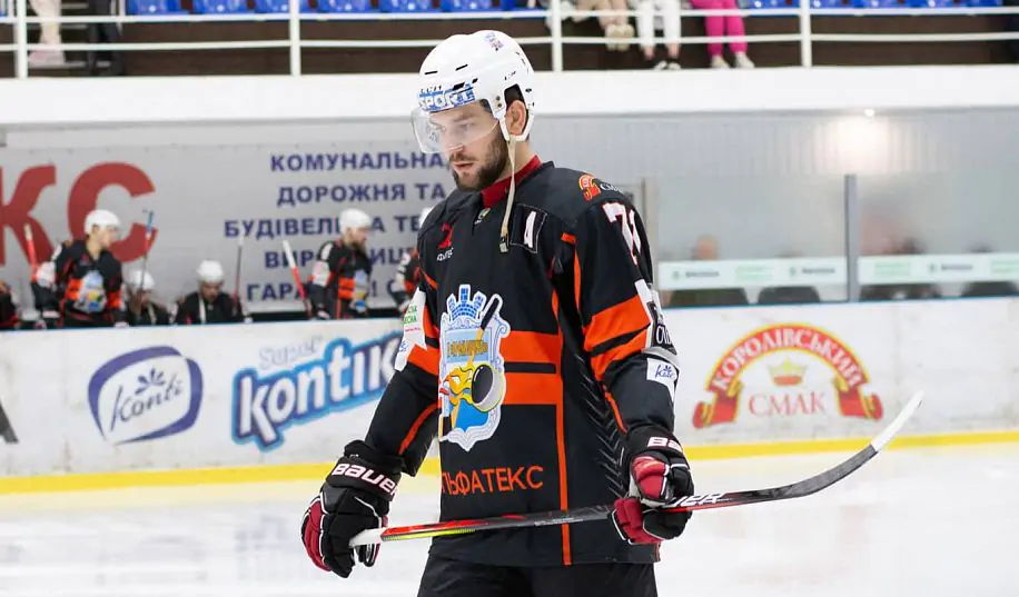 IIHF на рік відсторонила Денискіна за прояв расизму