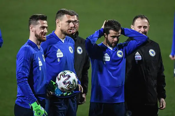 Вечные неудачники плей-офф, затянувшие со сменой поколений: что нужно знать о сборной Боснии?