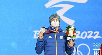 Абраменко выставил на аукцион золото и серебро Олимпийских игр для сбора в поддержку Украины