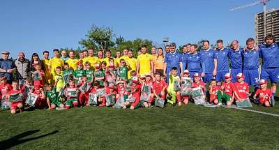 Зірки українського футболу та журналісти зіграли у благодійному матчі «Кубок чемпіонів»
