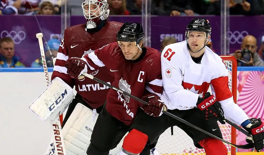 Латвия приостановила лицензии хоккеистов, присутствовавших на «Играх будущего» в россии