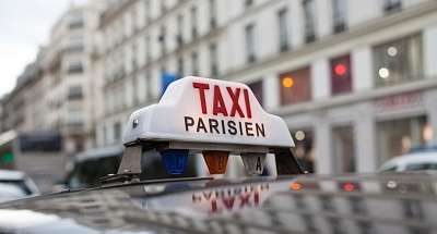 Поліція Парижа бореться з нелегальними таксі перед Олімпіадою-2024