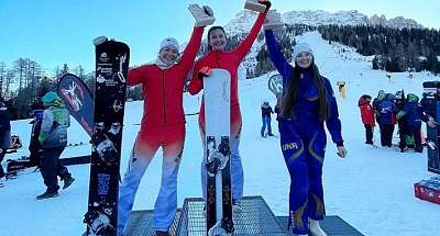 Карпова и Павлюк завоевали медали на соревнованиях FIS